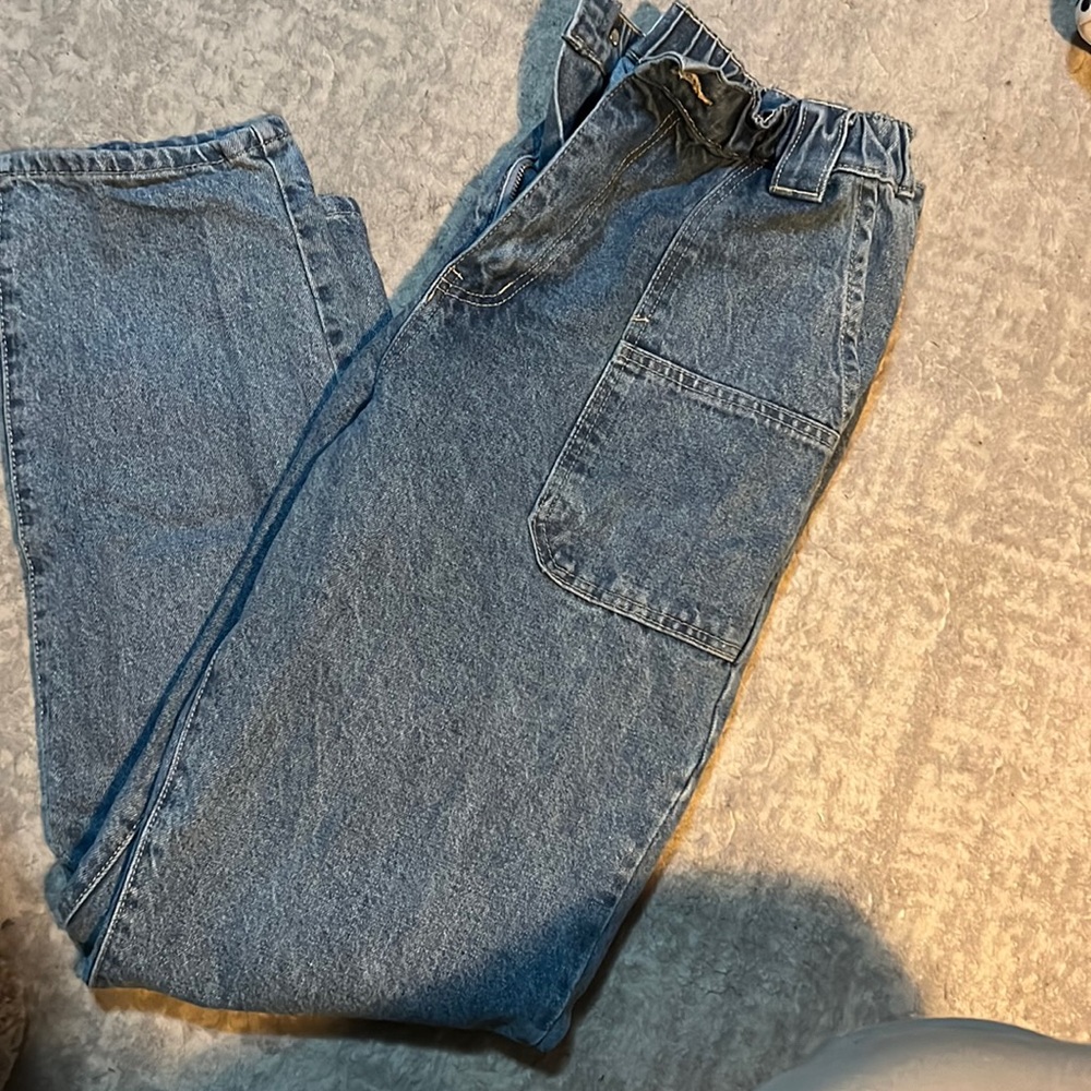 Women’s straight leg cargo pants - scrunch waist